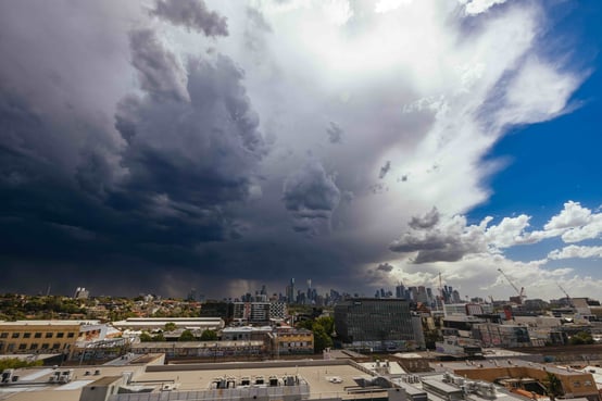 prepare for a thunderstorm approaching