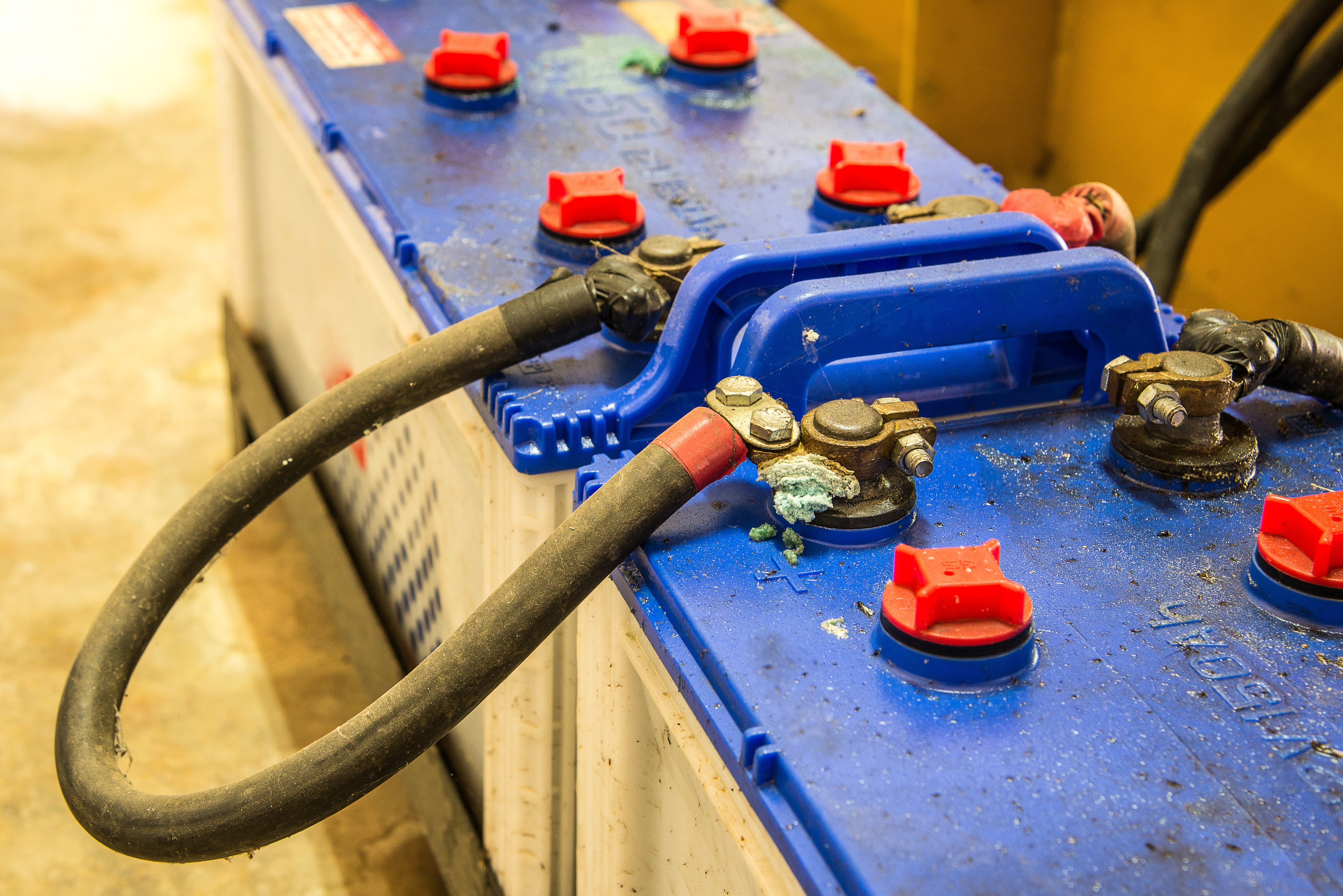 boat battery maintenance